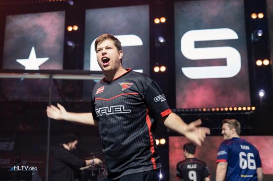 S14瑞士轮首轮抽签结果：TES迎战T1；WBG对阵GEN